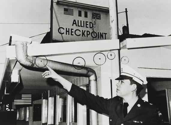   - Berlin Checkpoint Charlie. 1946-1989. - 